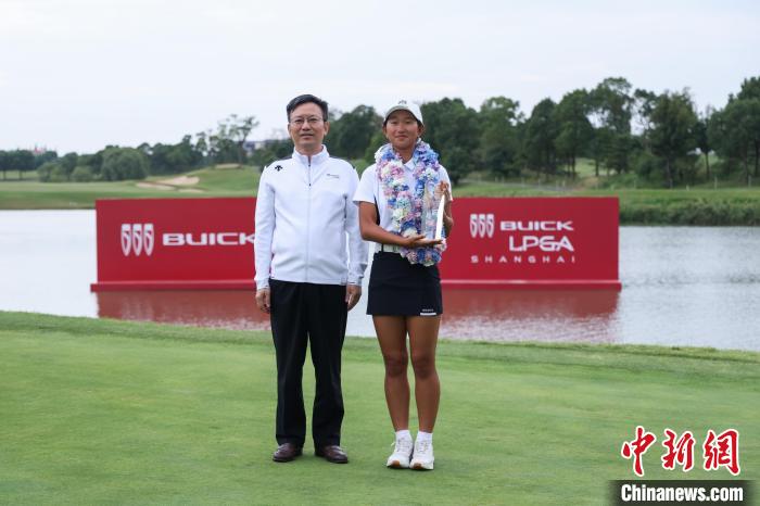 殷若宁在上海举行的2024年别克LPGA锦标赛夺冠,成