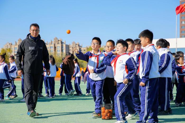 2025快乐垒球进社区校园活动收官盘锦站