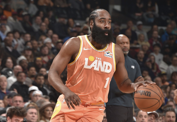 哈登首扣助骑士逆转魔术 梅里尔关键抛投锁定胜