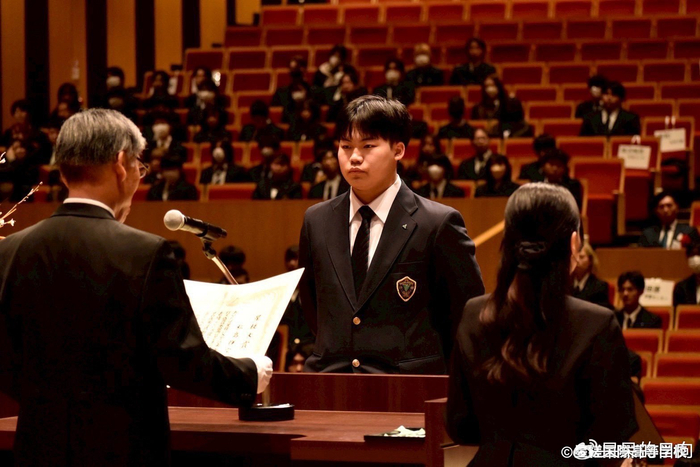 日本乒乓球新星松岛辉空高中毕业典礼引热议，
