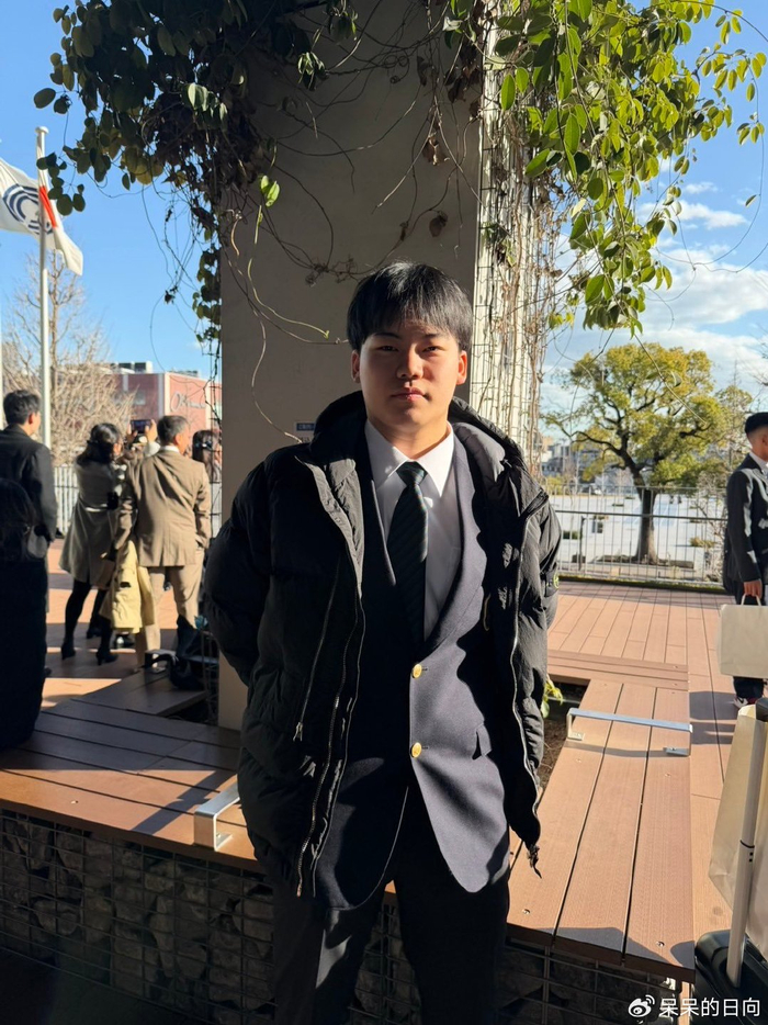 日本乒乓球新星松岛辉空高中毕业典礼引热议，