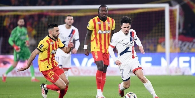 朗斯拒绝巴黎延期请求 争冠希望面临赛程挑战