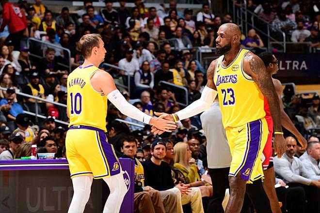 活塞力克湖人终结湖人9连胜 肯纳德状态持续低迷