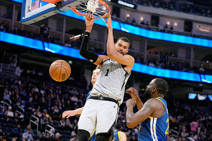 文班双40+10创历史纪录 防守数据碾压亚历山大