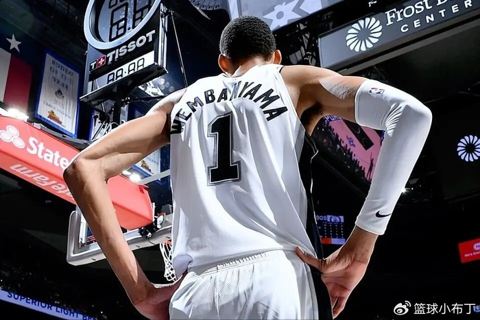 文班双40+10创历史纪录 防守数据碾压亚历山大