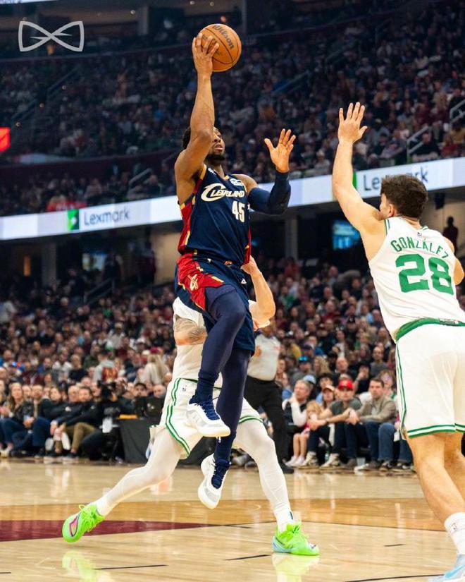 米切尔复出难救骑士 骁勇凯尔特人三杀横扫