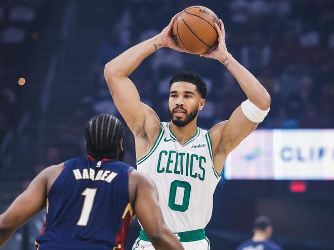 米切尔复出难救骑士 骁勇凯尔特人三杀横扫