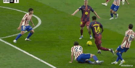 红牌争议与VAR改判引爆西甲争冠关键战，巴萨被