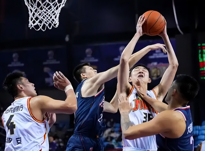 CBA奖项大洗牌：上海包揽四奖 粤辽颗粒无收