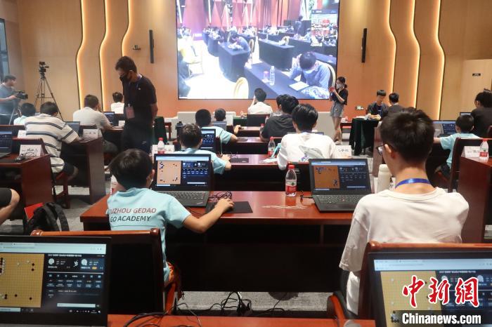 在交流与对弈中结识新棋友——烂柯杯浙台青少